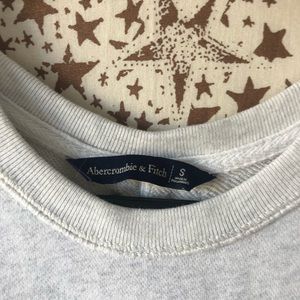 Abercrombie & Fitch Tops - Abercrombie Sweatshirt Abercrombie & Fitch Tops - Abercrombie Sweatshirt
